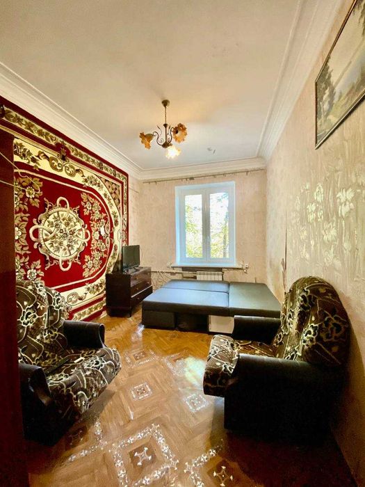 Черчиля 17, роздільна 2к.квартира, метро Дарниця 7 хвилин пішки, є ГАЗ