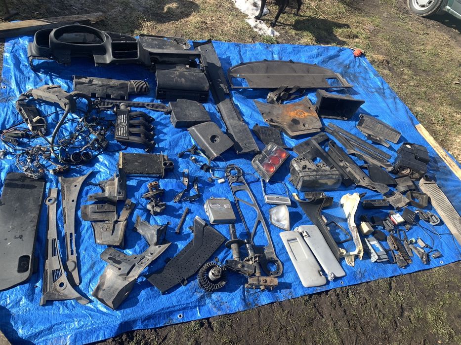 Запчастини БМВ E36 318tds m41 Бампери