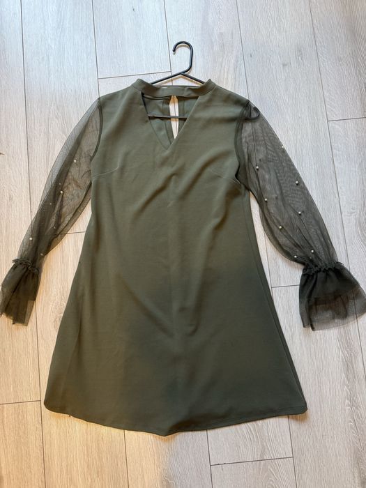 Sukienka KHAKI z perełkami
