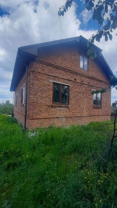 Продається будинок з мансардою 180м² .