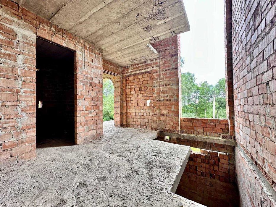 Продаж добротного будинку з примиканням до річки у м.Борислав