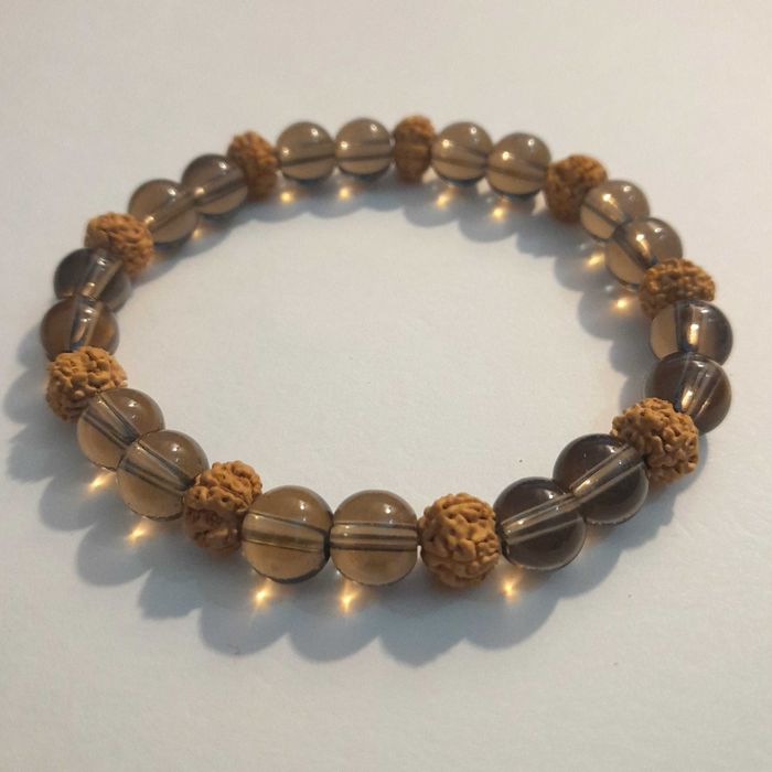 Pulseiras com semente rudraska