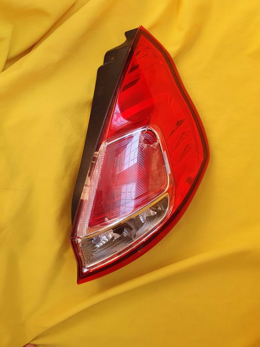 Фара права задня Ford Fiesta MK7 USA