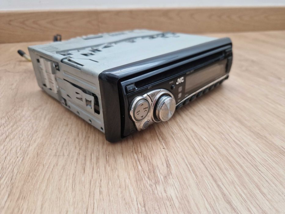 Rádio Auto JVC em bom estado e a funcionar perfeitamente.