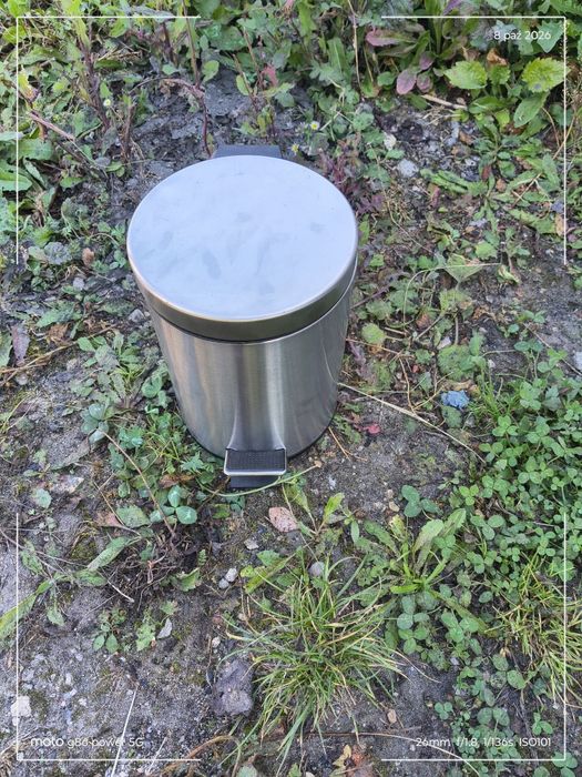 Sprzedam kosz na śmieci - 30 zł
