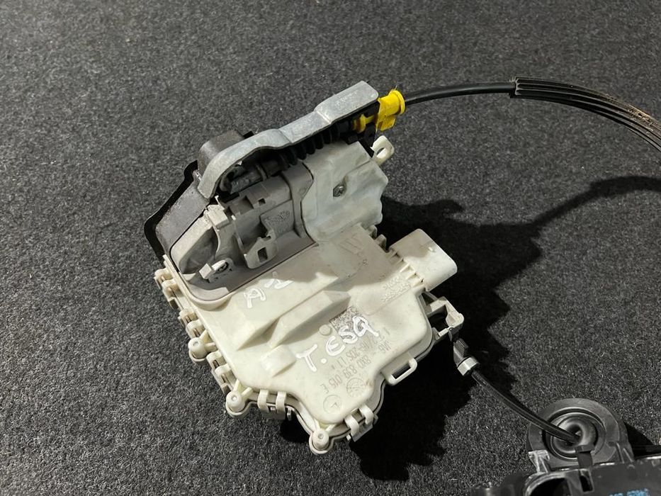 Fechadura traseira esquerda Audi A1