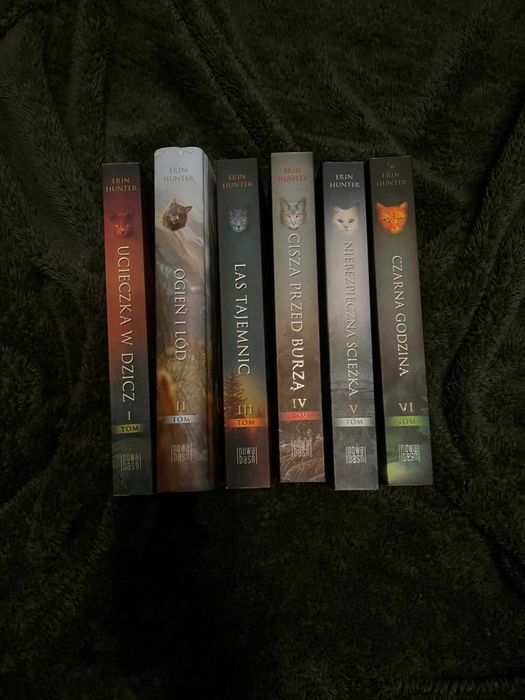 Wojownicy seria 1-2 (12 książek) + 3 nowele