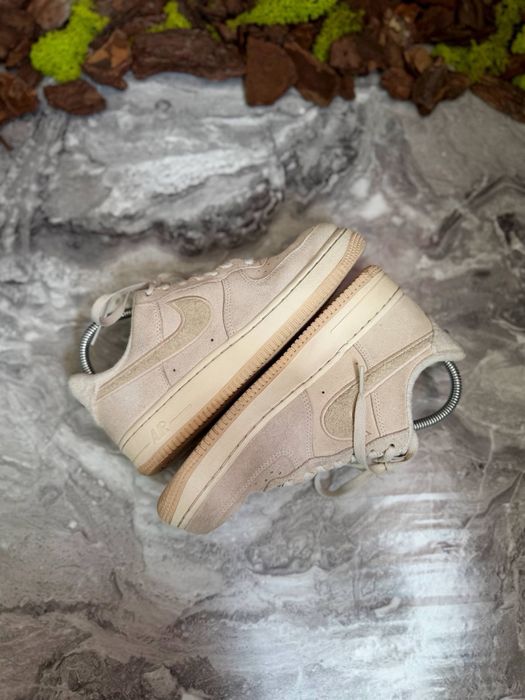 Оригінальні кросівки Nike Air Force 1 07 Se Beige / 38