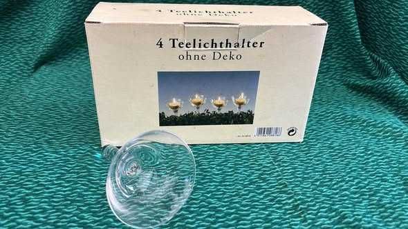 Zestaw czterech szklanych świeczników tealighty