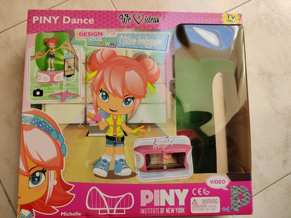 Boneca Piny Dance como nova