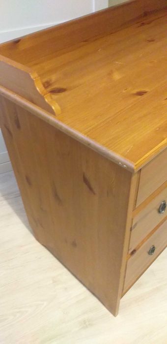 Comoda  ikea em pinho