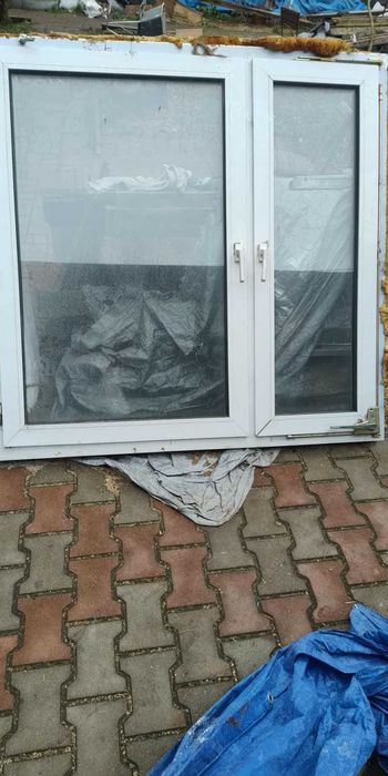 Okno dwuszybowe białe 143x147