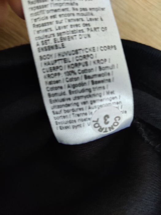 Nowy komplet dresowy dzieciecy czarny rover island 104 3-4lata