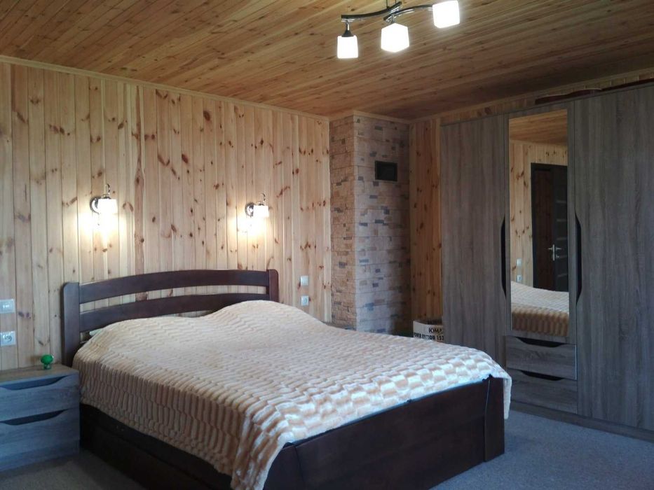 Частина нов. будинку в закритому комплексі на Дніпрі (п3)