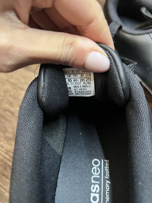 Чоловічі кросівки