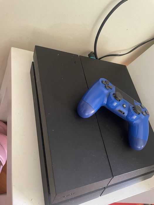 vendo ps4 com jogo