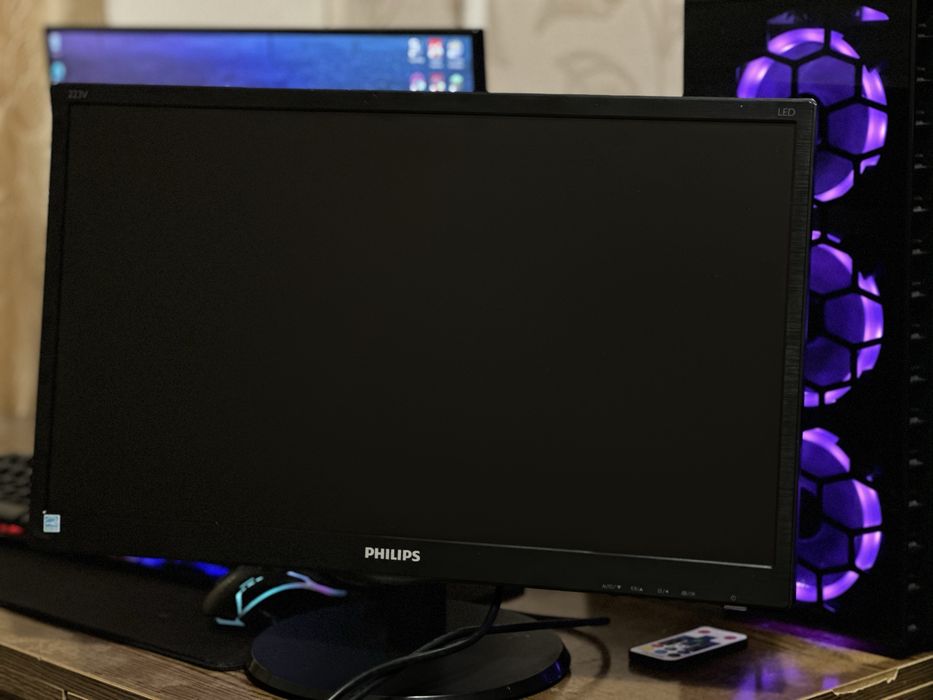 Монитор PHILIPS 223V5L