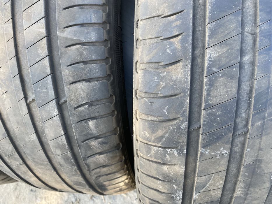 Продам резіну 255/45/19 2015года Michelin