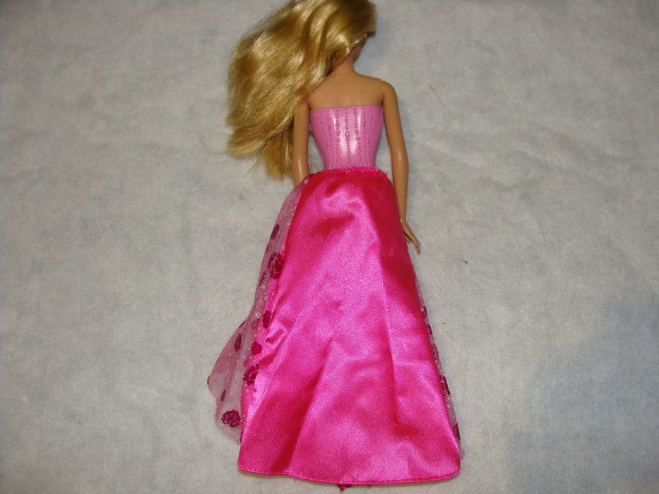 Barbie Princess Gem Fashion (Ref. DHM53) de 2017