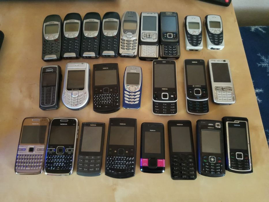 Coleção de 24 Telémoveis Nokias