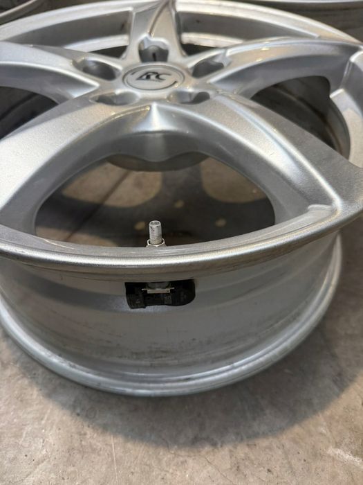 Felgi aluminiowe Brock 5x114,3 et 36 7x17j