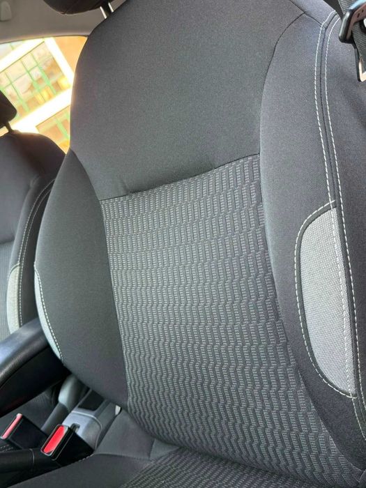 Peugeot 208 2017 1.2 бензин/автомат