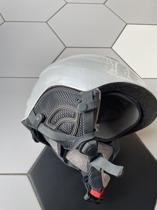 Kask narciarski IQ rozmiar 56 - 58 cm.