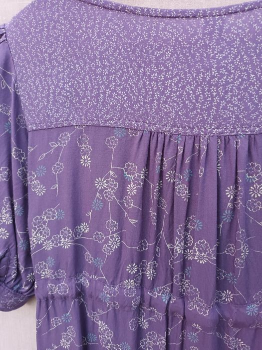 Blusa roxa manga curta