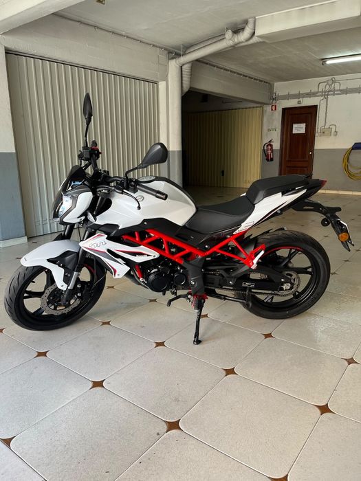 Moto Benelli BN 125