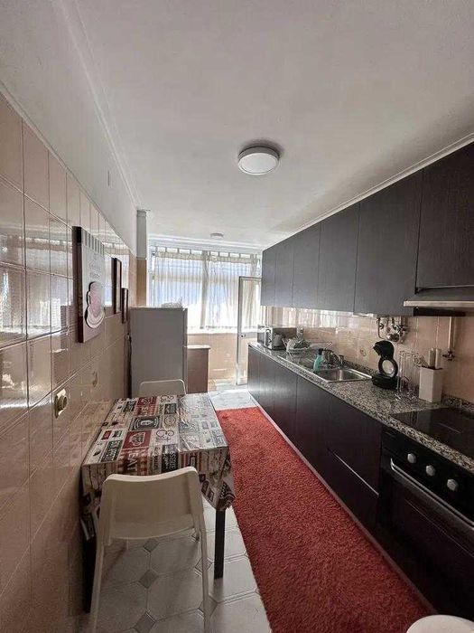Arrenda-se apartamento, T1. totalmente mobilidade, com ar condicionado e pronto a habitar