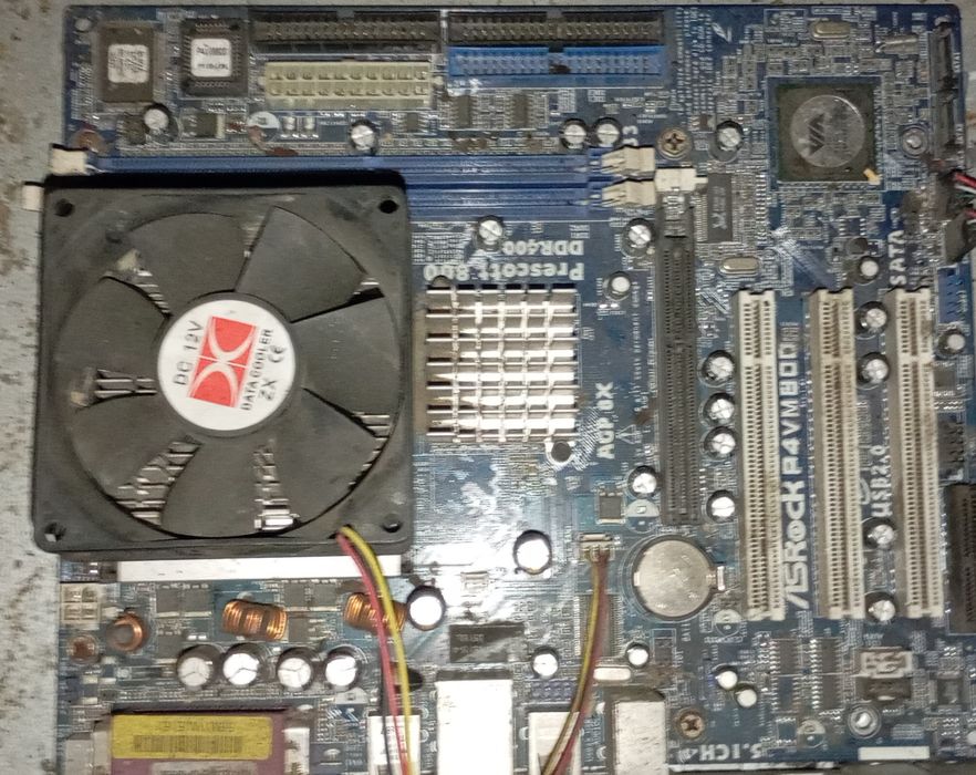 Продам 2 комп'ютера та багато запчастин до них