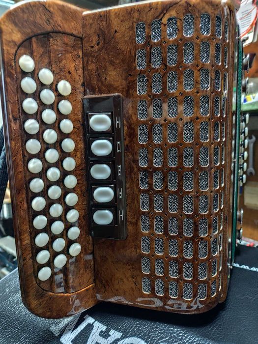 Concertina 3ª Voz, com registos