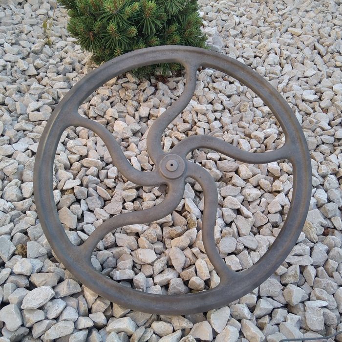 Stare koło żeliwne