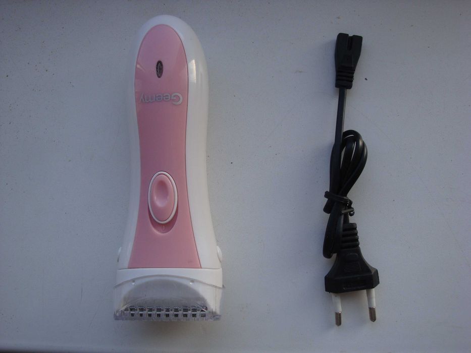Электробритва женская эпилятор триммер Geemy GM 3073 рабочая,отл.сост.