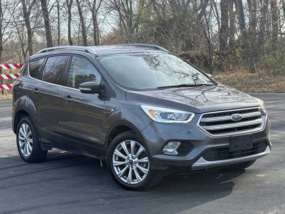 Ford Escape Titanium      2017