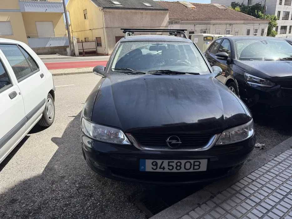 Opel Vectra B Caravan 1.6 16V (Versão Sport) de 1999.