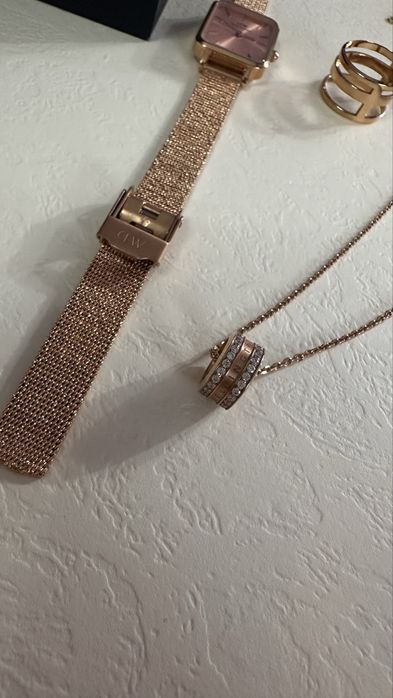 Biżuteria Daniel Wellington - różowe złoto.