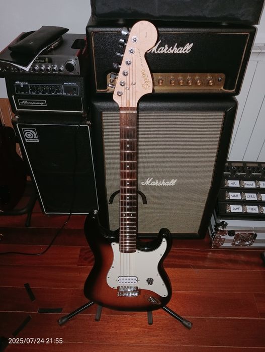 Guitarra elétrica Squier Affinity com Humbucker