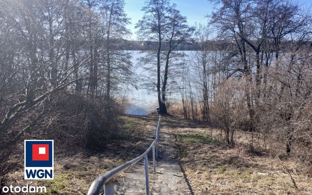 Siedlisko blisko jeziora.