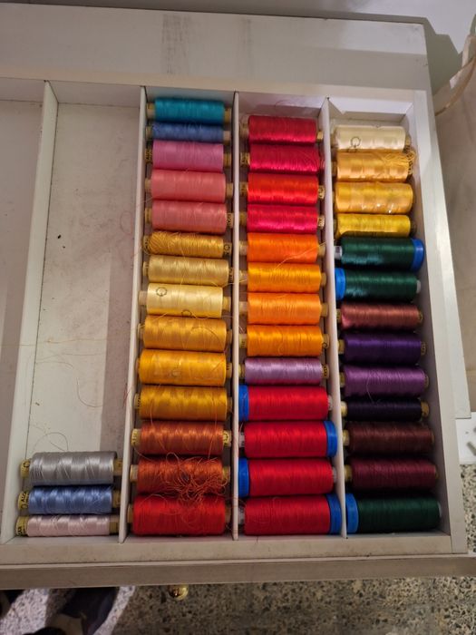 Brinquedos de Criança e linhas de bordar