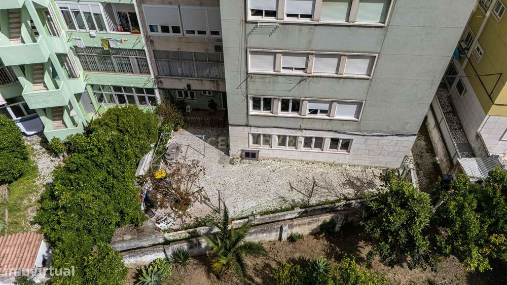 Apartamento T2 remodelado (Penha de França) -  (PROPOSTAS MULTIPLAS)