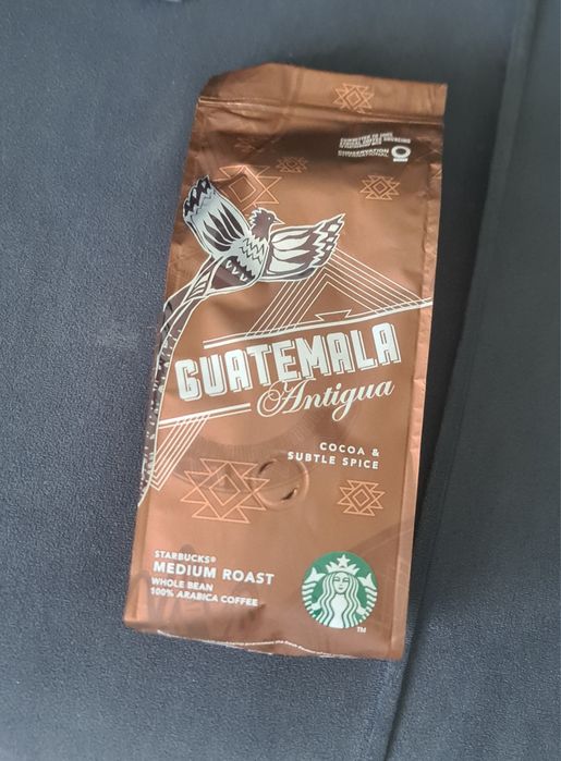Kaway ziarniste STARBUCKS widoczne jak na zdjęciu