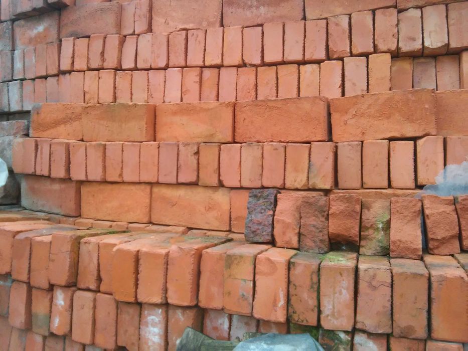 Cegła czerwona pełna