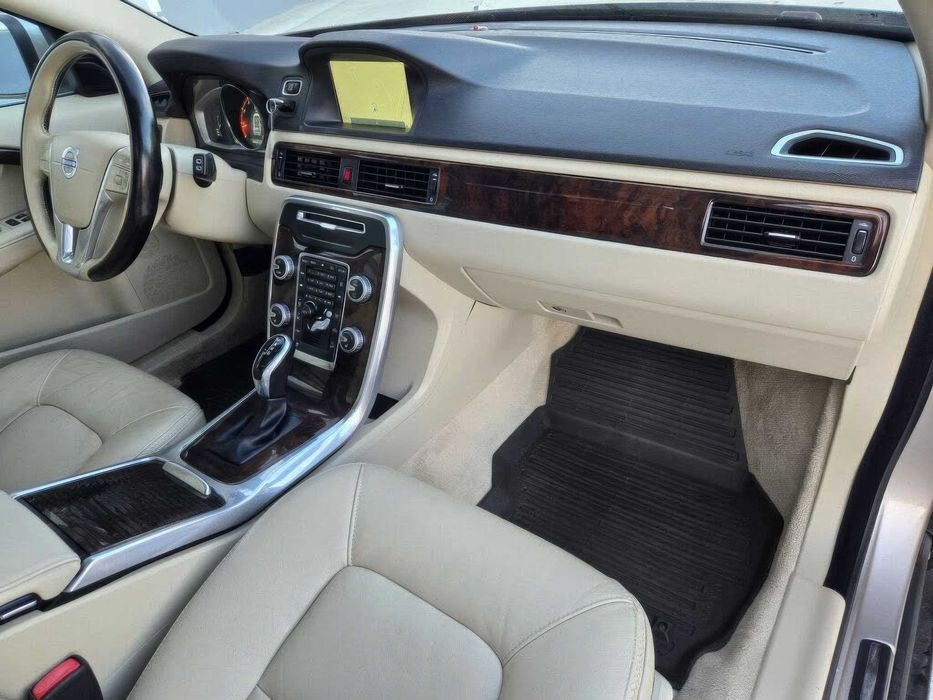 Volvo XC70 T5 Premier      2016