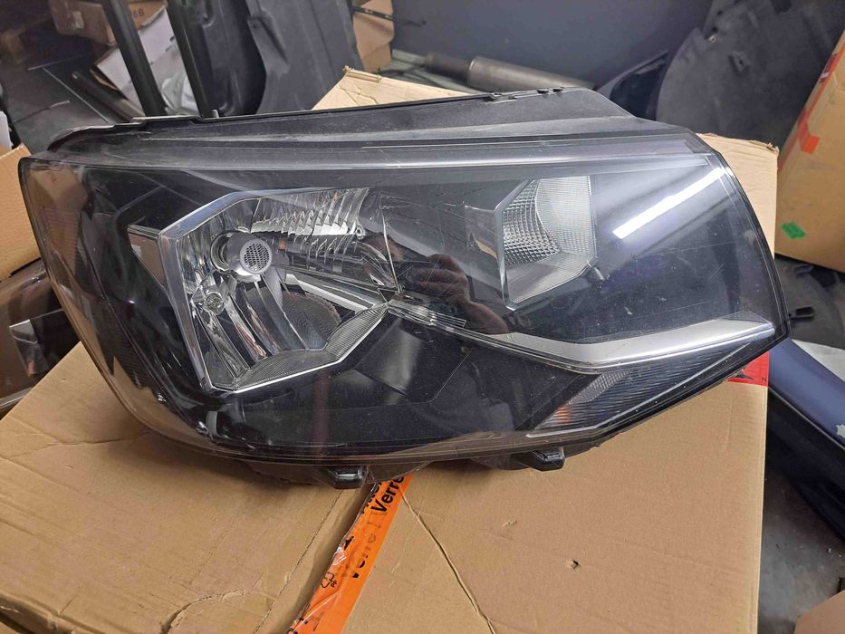 Lampy przód VW Transporter T6 H4, 7E1 lewa i prawa