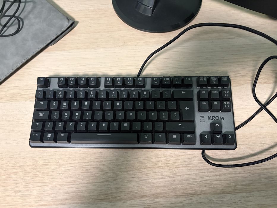 Teclado mecanico da Krom