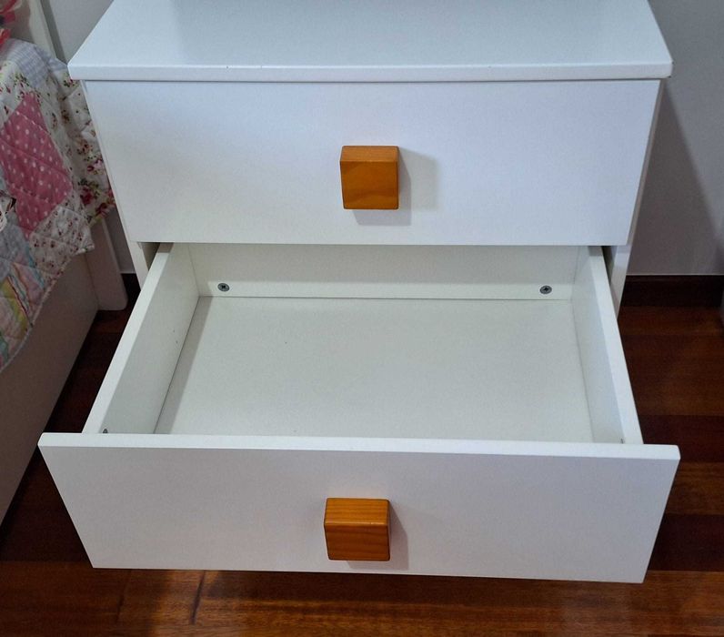 Quarto cama criança TRAMA (cama+colchão+mesa de cabeçeira+cómoda)