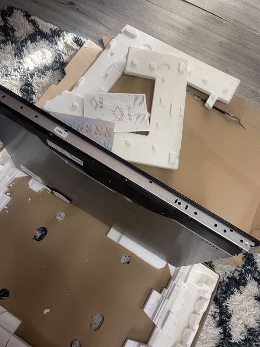 Продам нову електро плиту