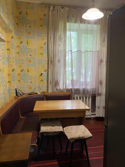 Продам 2 кім квартиру у центрі біля парку Вовка Андрія