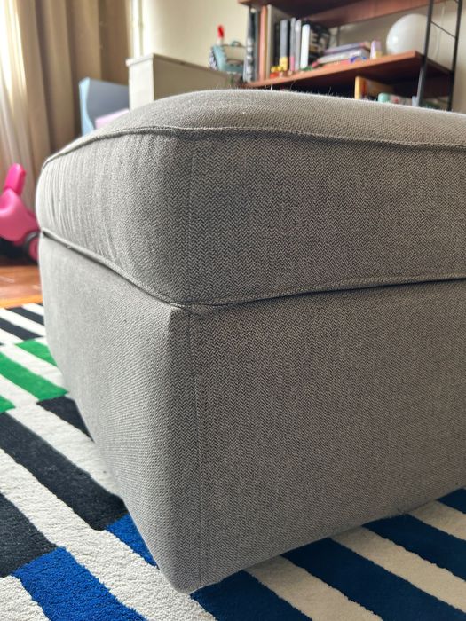 Pousa-pés c/ arrumação Kivik Ikea